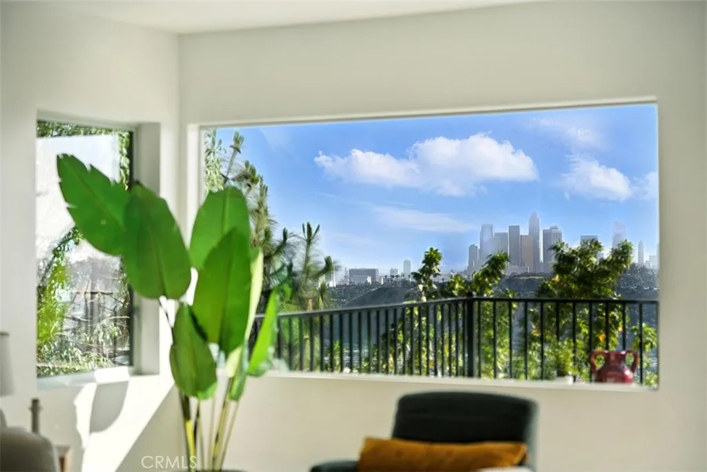 854 W Avenue 37, Los Angeles, California 90065 home-pic-17